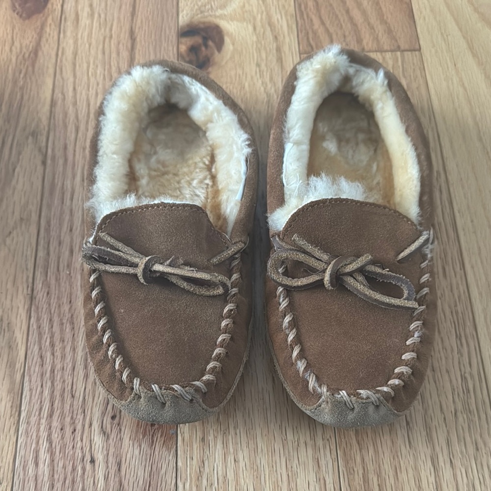 Brown Suede Moccasin Slippers LL Bean Ugg wicked good slippers 1 girl or boy